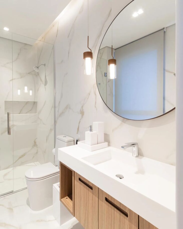 banheiro pequeno porcelanato