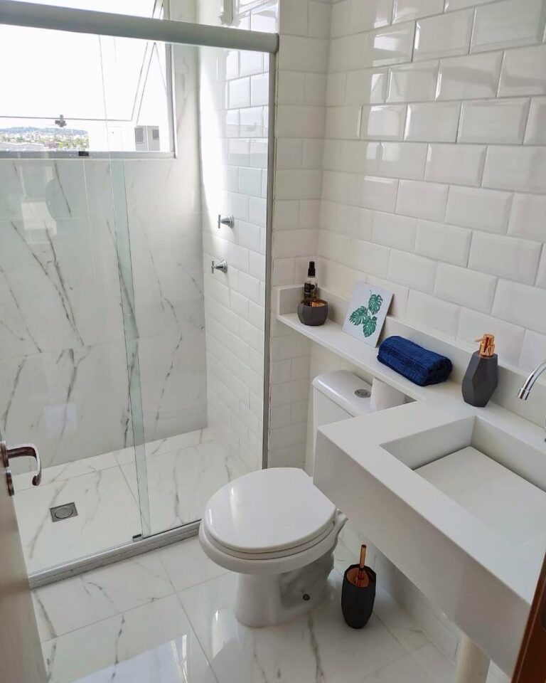 banheiro pequeno porcelanato