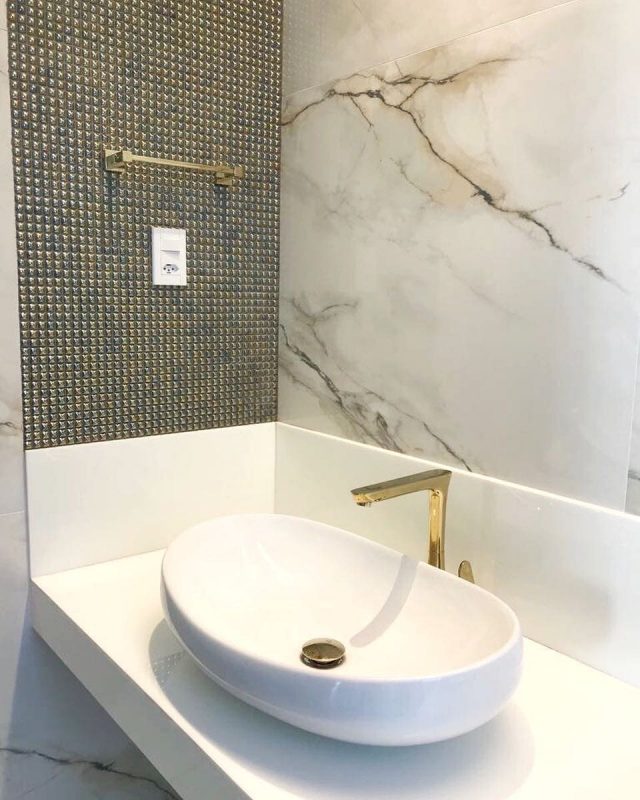 banheiro pequeno porcelanato