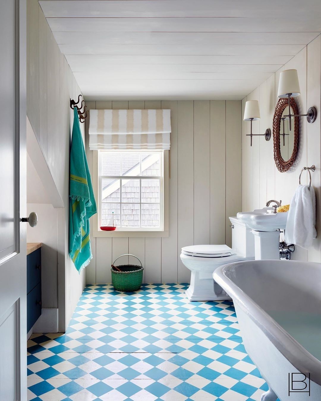 ideias de banheiro retro com piso xadrez