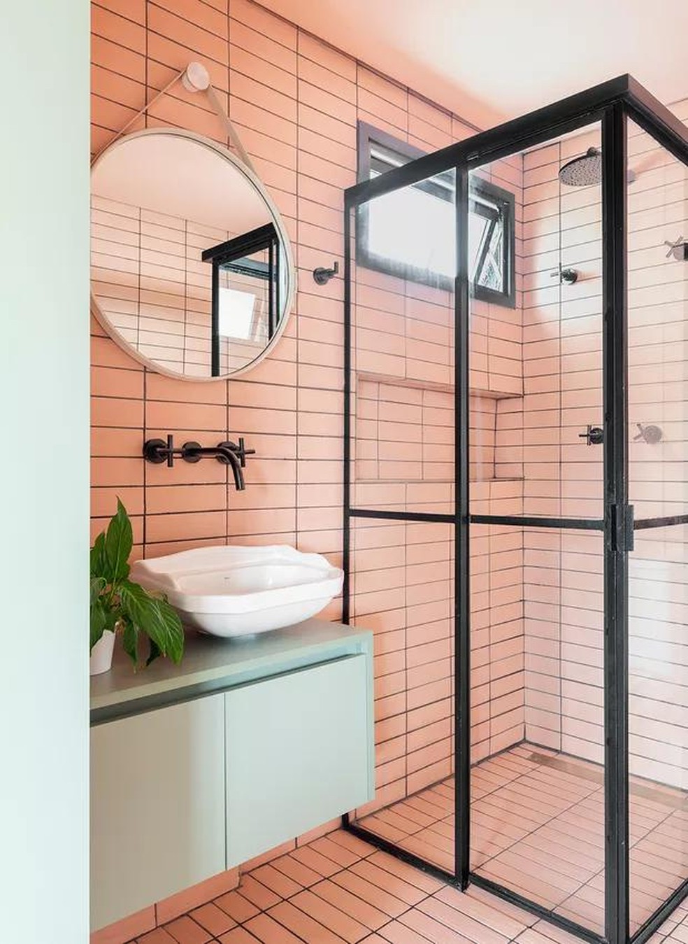 Transforme Seu Banheiro em um Spa: Dicas de Decoração com Toques de Rosa