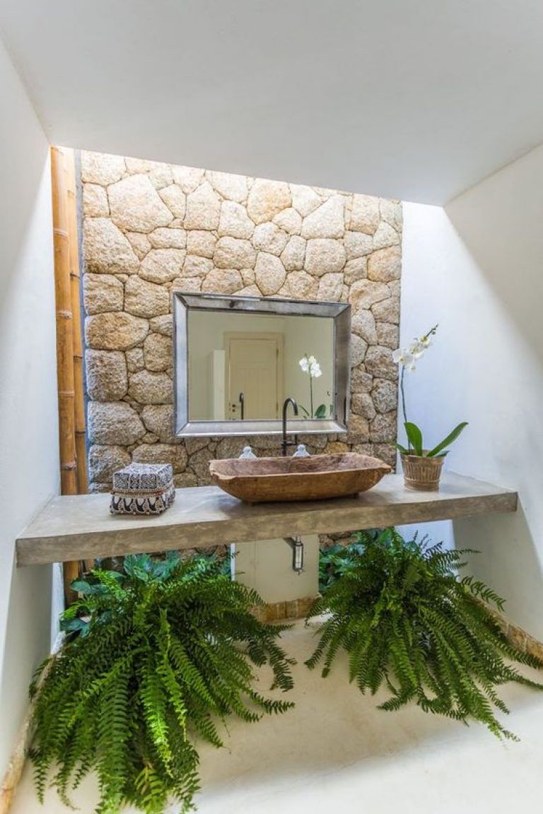inspiração banheiro rústico moderno com pedras