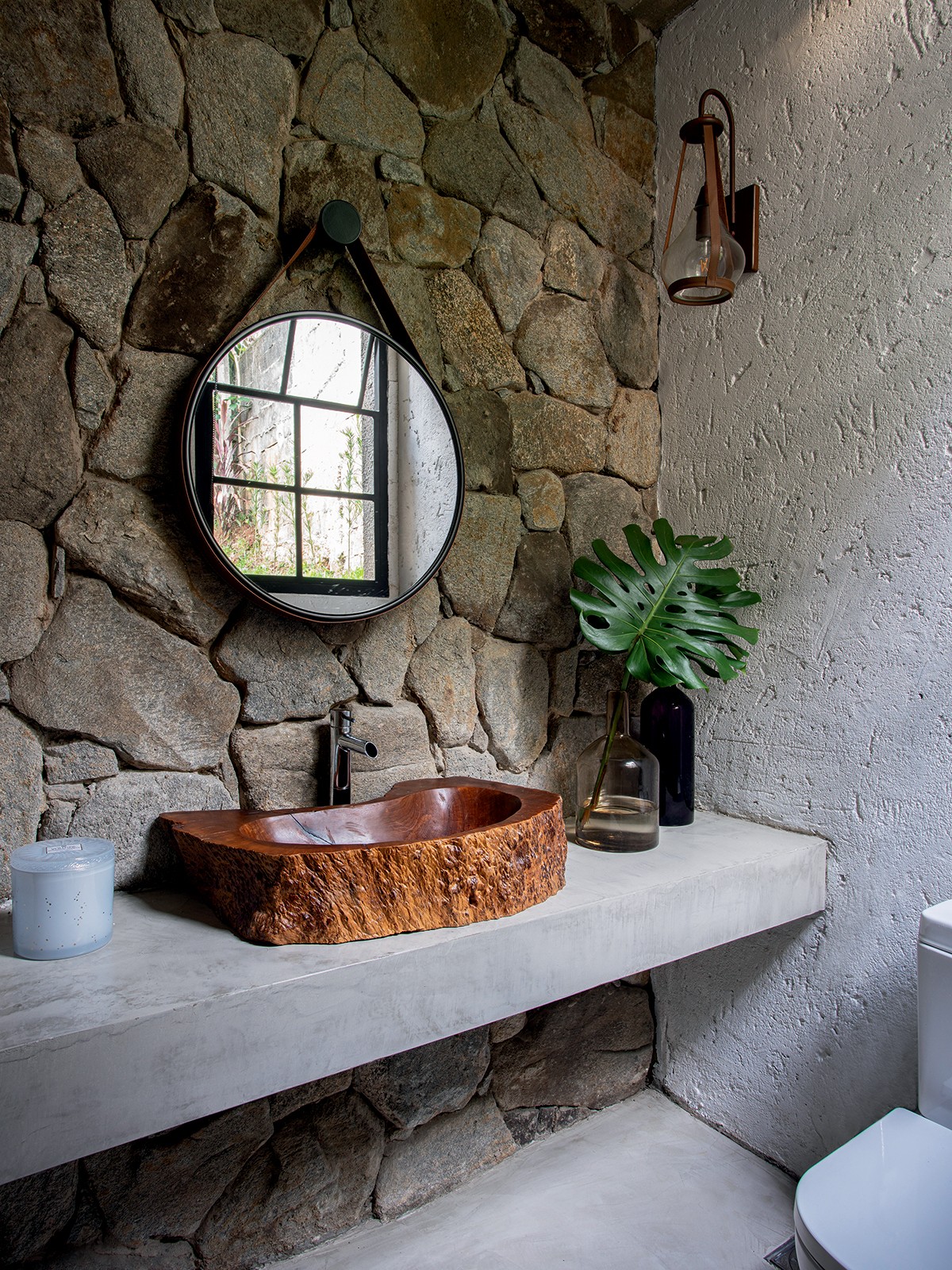 erros comuns ao decorar banheiro rústico com pedras