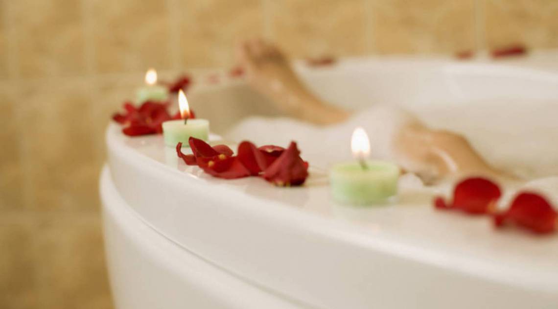 Autoconfiança e Brilho Pessoal: O Banho de Hibisco e Anis Estrelado