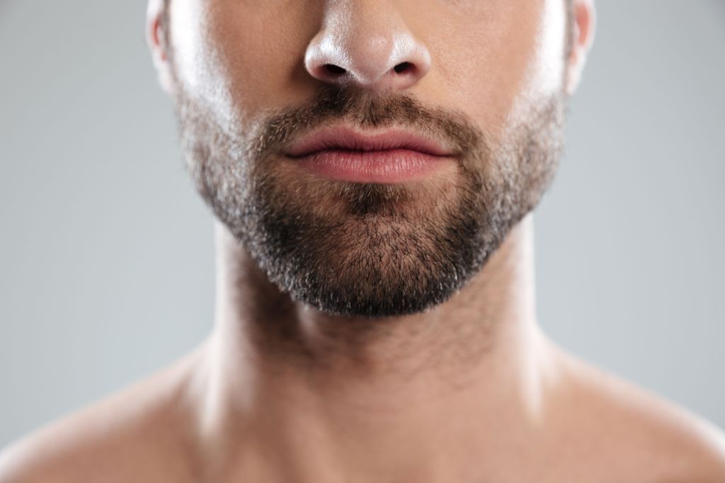 Handlebar com barba rala