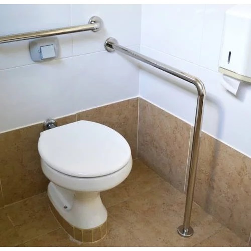 Acessibilidade no banheiro: Soluções além das barras de apoio