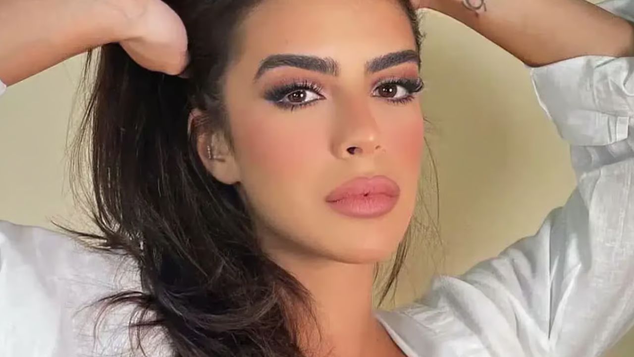 1. Guia Completo: Batons Mariana Saad by Océane
2. Análise Detalhada: Acabamentos e Texturas dos Batons Mari Saad
3. Onde Comprar Batons Mariana Saad: Preços e Lojas
4. Experiência de Uso: Durabilidade e Conforto dos Batons Mari Saad
5. Comparativo: Batom Matte vs. Tinted Pen Mariana Saad