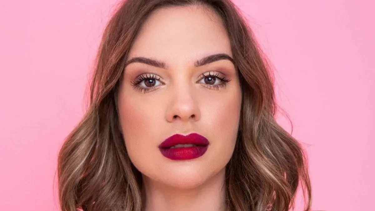 5 Ideias de Títulos:
1. Descubra o Batom Rosado Perfeito para Cada Tom de Pele
2. Guia Completo: Tipos e Acabamentos de Batons Rosados
3. Como Usar Batom Rosado: Dicas de Maquiagem para o Dia a Dia e Eventos
4. Os Melhores Batons Rosados Matte e Cremosos do Mercado
5. Batom Rosado: O Segredo para um Visual Rejuvenescido e Sofisticado