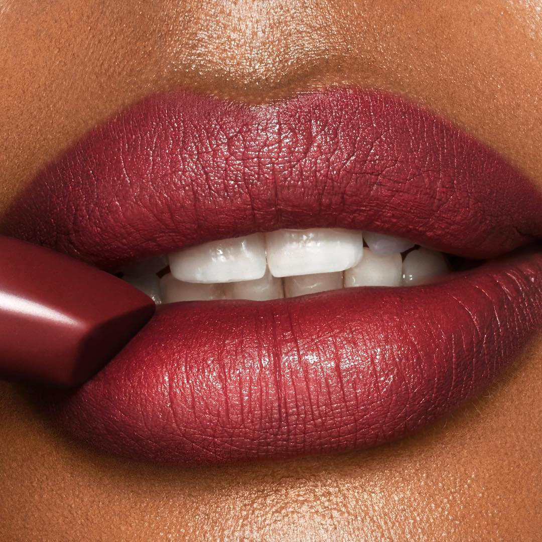 Tendências de batom para 2024: Cores e acabamentos em alta