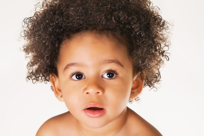 erros ao cuidar do cabelo cacheado infantil