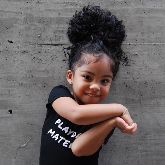 cabelo cacheado de bebê vs cabelo liso de bebê