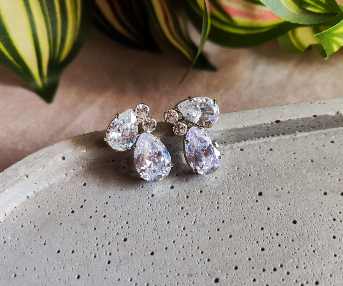 O brilho das zircônias e cristais: Qual a diferença e como escolher?