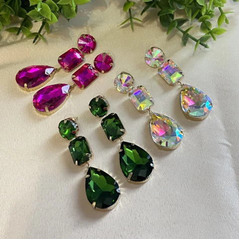 O brilho das zircônias e cristais: Qual a diferença e como escolher?