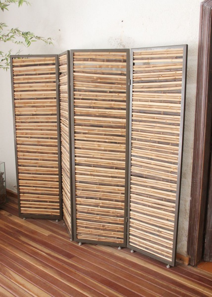 Beleza e Funcionalidade em um Só Produto.
4. Como Escolher e Cuidar do seu Biombo de Bambu: Dicas Essenciais.
5. Biombo de Bambu: Soluções Criativas para Organizar e Embelezar sua Casa.