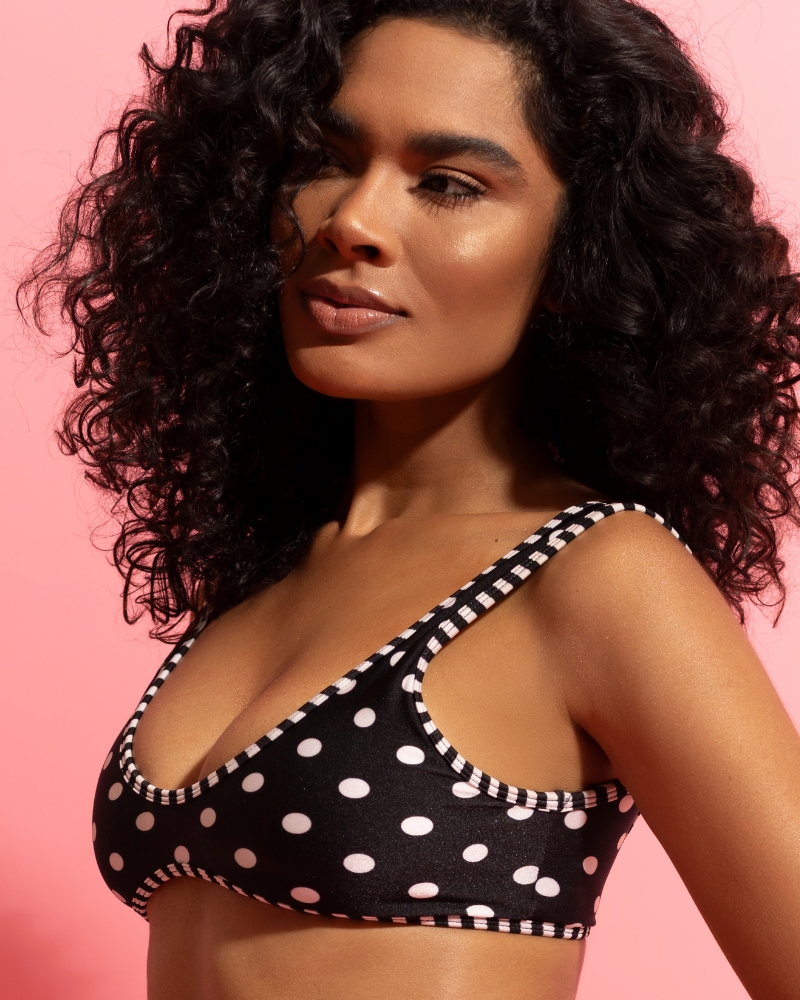 Biquínis de poá sustentáveis: opções eco-friendly para o verão