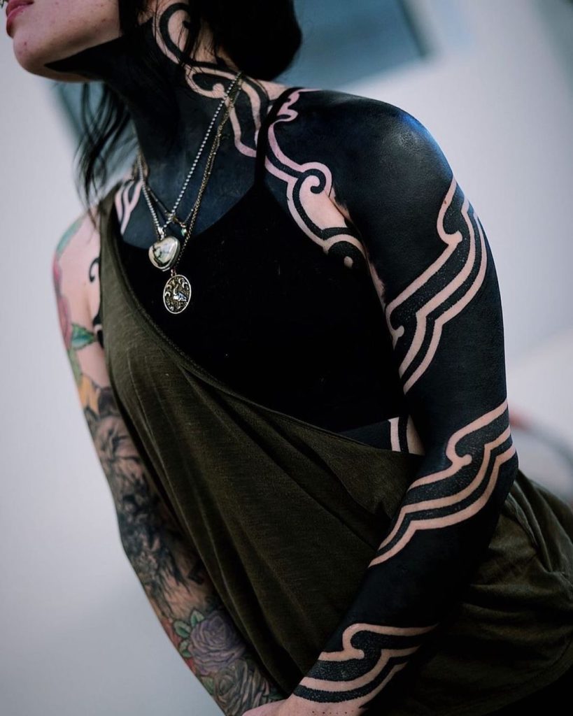 Blackout Tattoo Cover Up: Transforme Tatuagens Antigas com Estilo