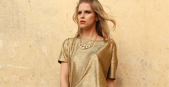 blusa dourada