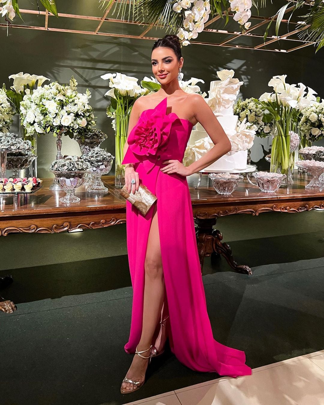 5 ideias de títulos:
1. Blusas para Casamento: Guia Completo para Convidadas
2. Como Usar Blusa em Casamento: Dicas de Estilo e Combinações
3. Tecidos Ideais para Blusas de Casamento: Luxo e Conforto
4. Casamento de Dia vs. Noite: Qual Blusa Escolher?
5. Onde Comprar Blusas Elegantes para Casamento: Lojas e Dicas