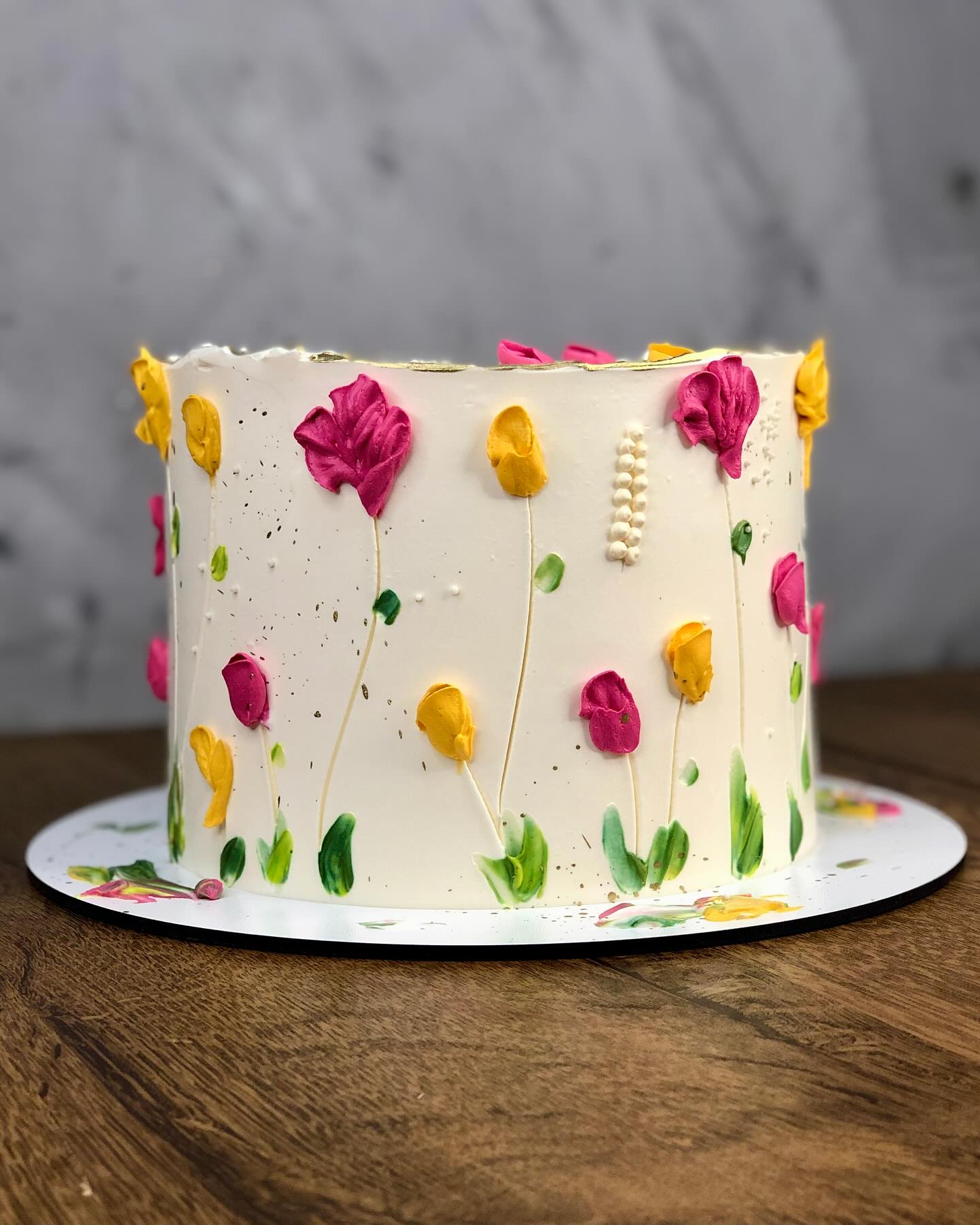 bolo aniversário feminino 2026