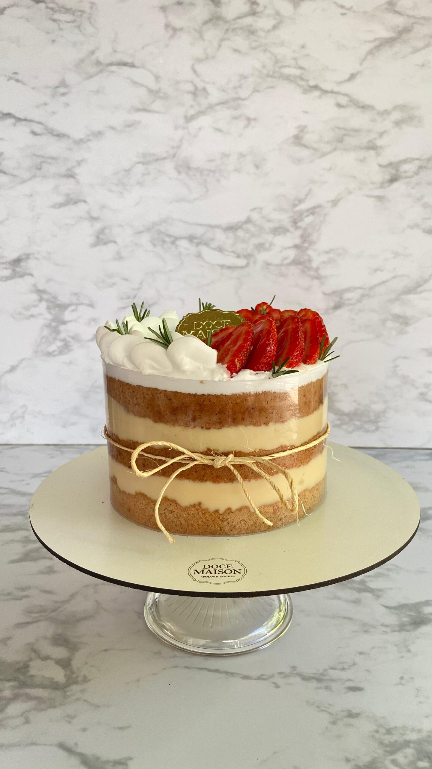 bolo de cenoura com cobertura de chocolate