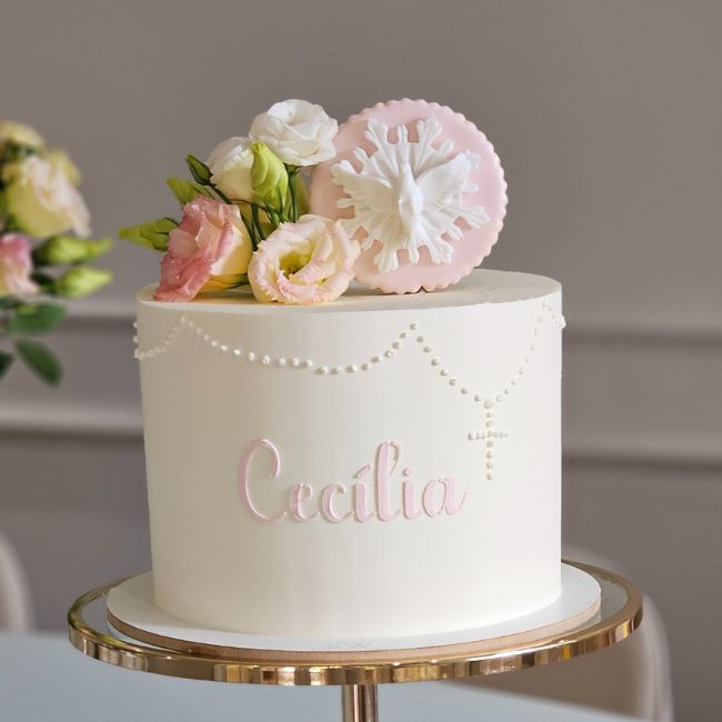 bolo de batizado delicado