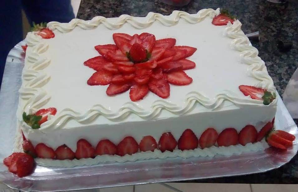bolo decorado de cenoura