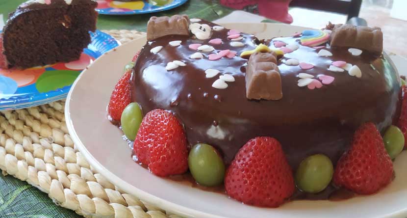 receitas bolo decorado com biscoito wafer