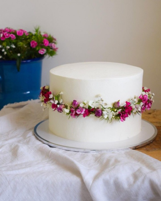 confeitaria bolo delicado com flores