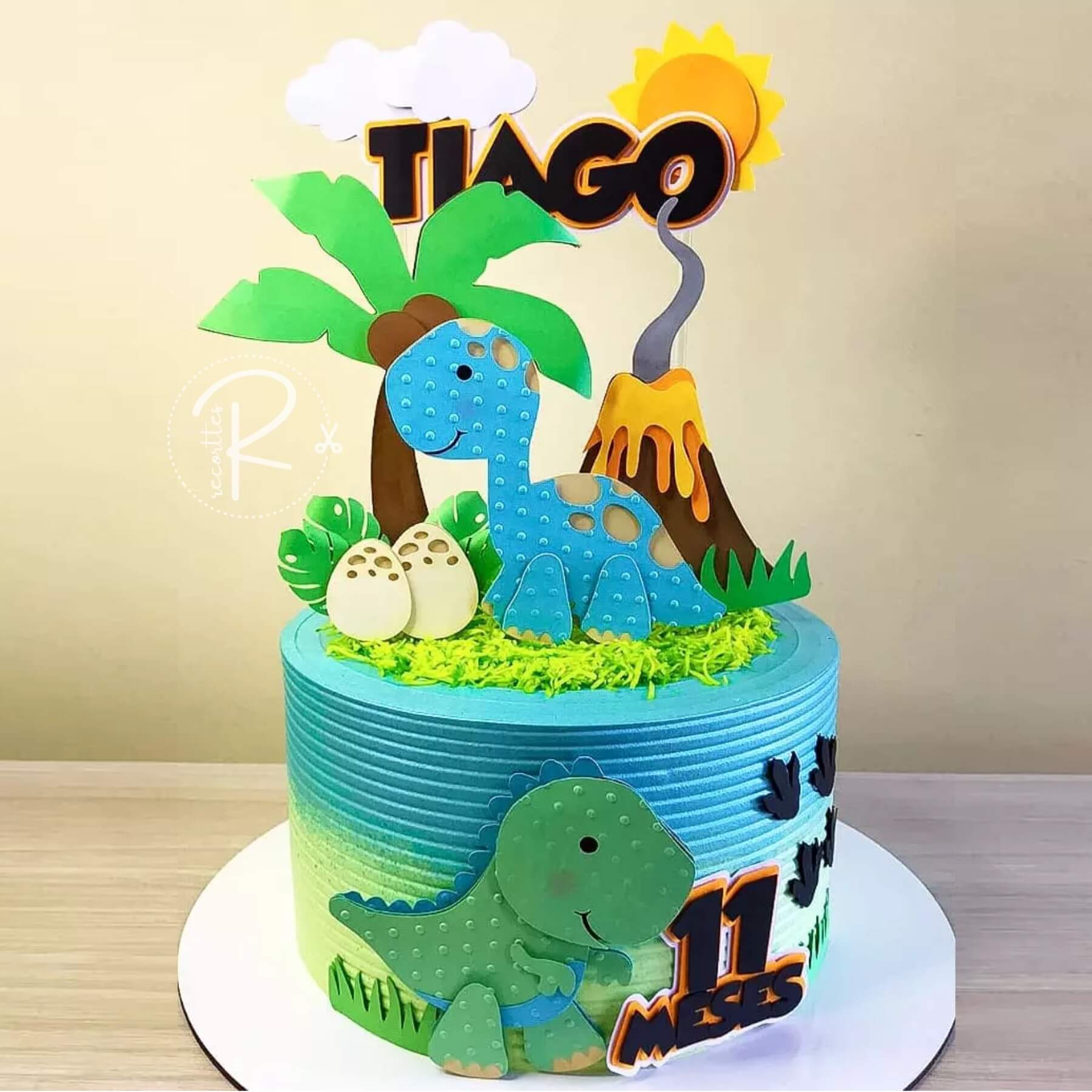 bolo mesversário dinossauro