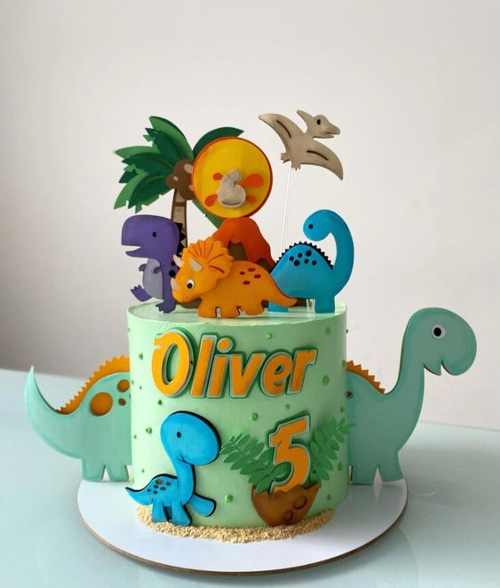 bolo infantil dinossauro fofo