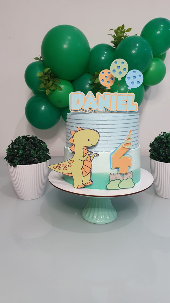 bolo infantil dinossauro fofo
