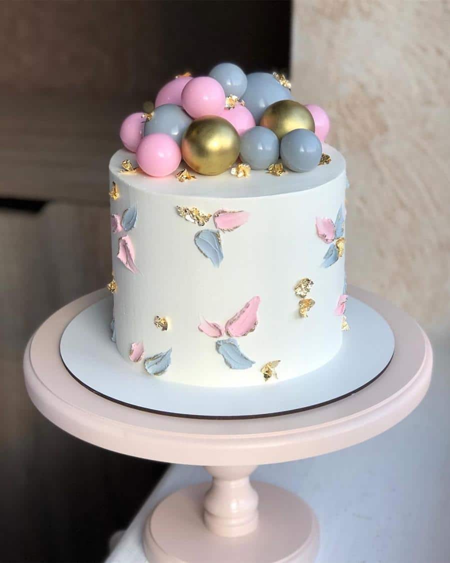 bolo feminino delicado em chantininho