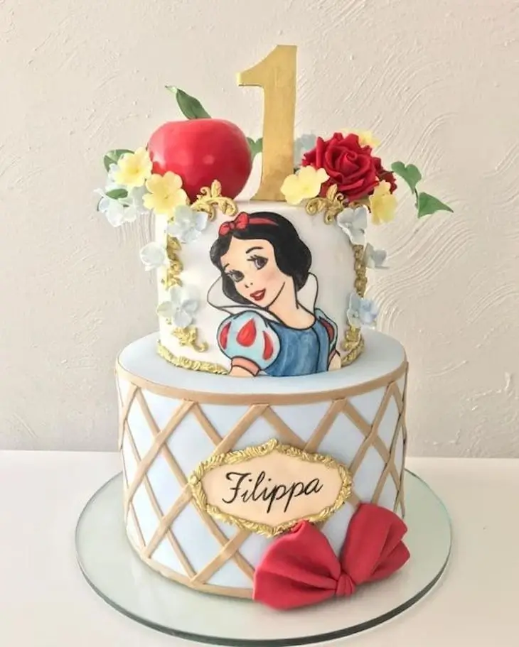 bolo mesversario branca de neve baby simples