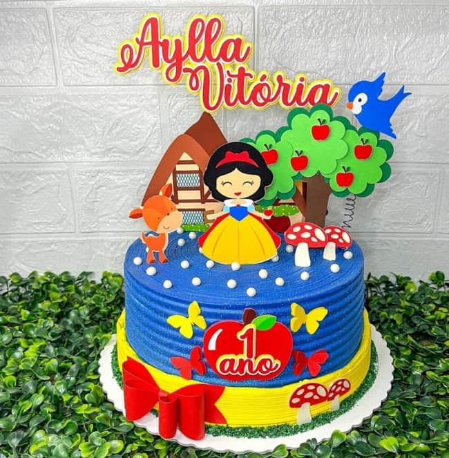 bolo mesversario branca de neve baby simples
