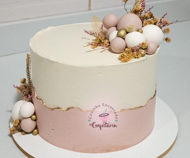 bolos de aniversário simples feminino