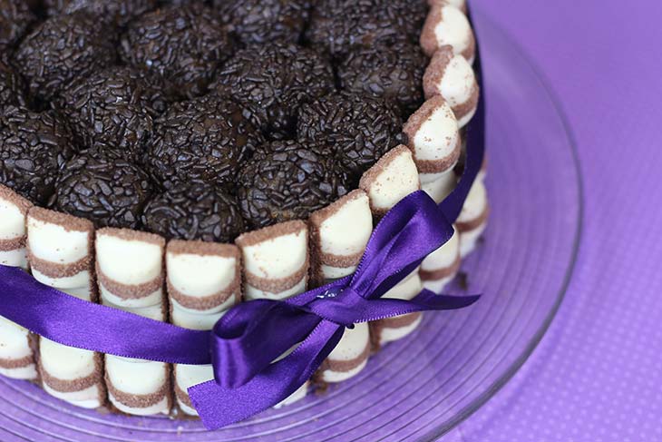 bolos de aniversário simples feminino