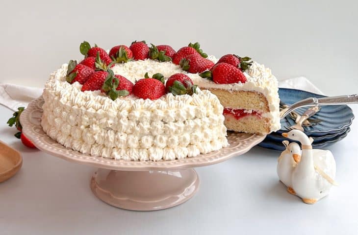 bolos de aniversário simples feminino