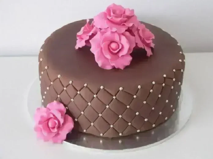 Os 5 Sabores de Bolo Mais Pedidos para Festas Femininas