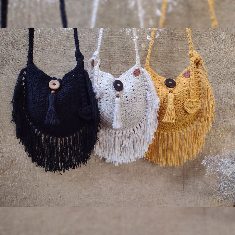 Bolsa de crochê com franja para praia