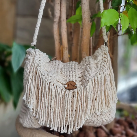 Bolsa de crochê com franja de mão