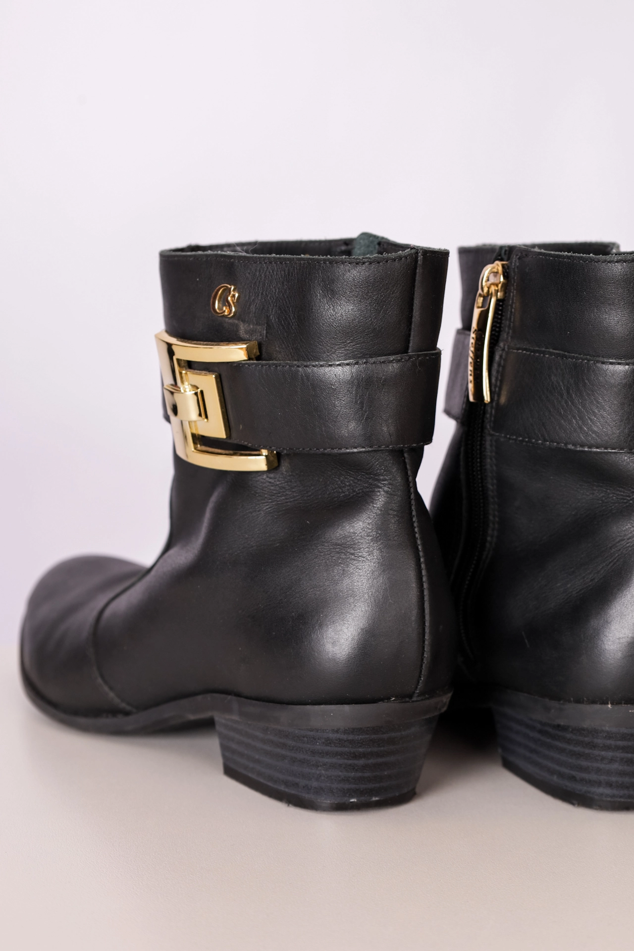 1. Guia Completo: Como Usar Botas Carmen Steffens em Todas as Ocasiões
2. Tendências de Botas Carmen Steffens: Os Modelos Que Você Precisa Conhecer
3. Bota Minimalista Carmen Steffens: O Toque de Sofisticação que Faltava no seu Guarda-Roupa
4. Conforto e Estilo: Descubra as Botas de Salto Bloco da Carmen Steffens
5. Bota Knitted Carmen Steffens: A Combinação Perfeita de Modernidade e Elegância