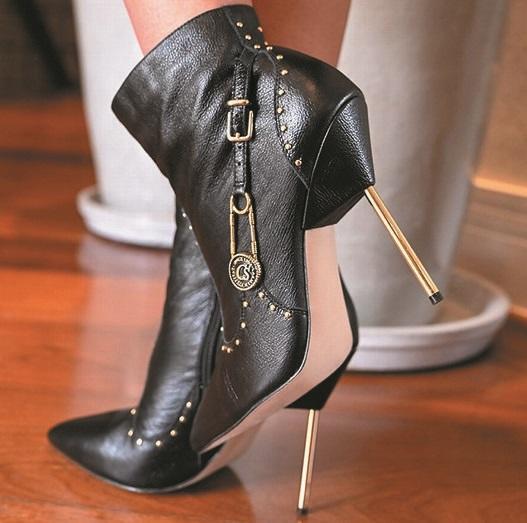1. Guia Completo: Como Usar Botas Carmen Steffens em Todas as Ocasiões
2. Tendências de Botas Carmen Steffens: Os Modelos Que Você Precisa Conhecer
3. Bota Minimalista Carmen Steffens: O Toque de Sofisticação que Faltava no seu Guarda-Roupa
4. Conforto e Estilo: Descubra as Botas de Salto Bloco da Carmen Steffens
5. Bota Knitted Carmen Steffens: A Combinação Perfeita de Modernidade e Elegância