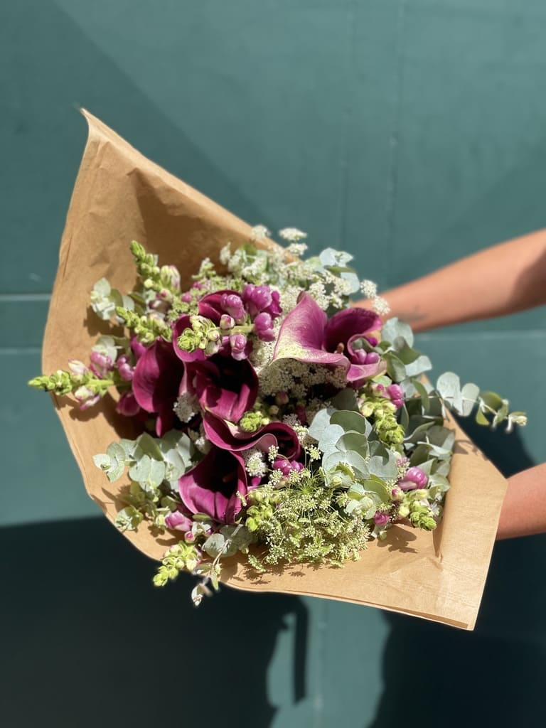 Onde Encontrar Buquês Roxos Online com Entrega Rápida