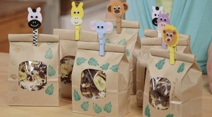 10 Brincadeiras Divertidas para Chá de Bebê
Como Organizar um Chá de Bebê Inesquecível
Ideias Criativas para Chá de Fraldas
Os Melhores Jogos para Chá de Bebê
Como Engajar os Convidados em um Chá de Bebê