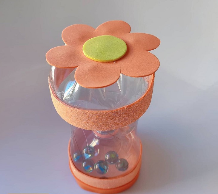 brinquedo educativo reciclado menina