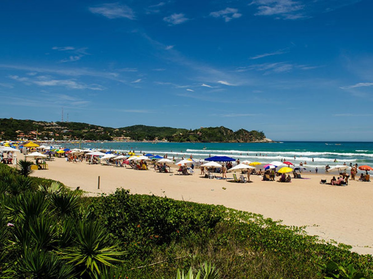 1. As 5 Praias Mais Românticas de Búzios para Casais
2. Búzios para Famílias: Praias Seguras e Divertidas para Crianças
3. Guia Completo de Esportes Aquáticos nas Praias de Búzios
4. Descubra o Pôr do Sol Perfeito nas Praias de Búzios
5. Praias Selvagens e Escondidas de Búzios: Um Roteiro Alternativo