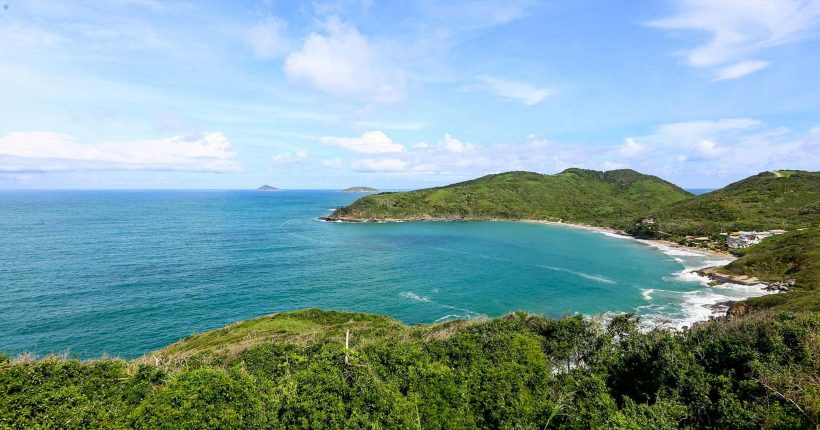 1. As 5 Praias Mais Românticas de Búzios para Casais
2. Búzios para Famílias: Praias Seguras e Divertidas para Crianças
3. Guia Completo de Esportes Aquáticos nas Praias de Búzios
4. Descubra o Pôr do Sol Perfeito nas Praias de Búzios
5. Praias Selvagens e Escondidas de Búzios: Um Roteiro Alternativo