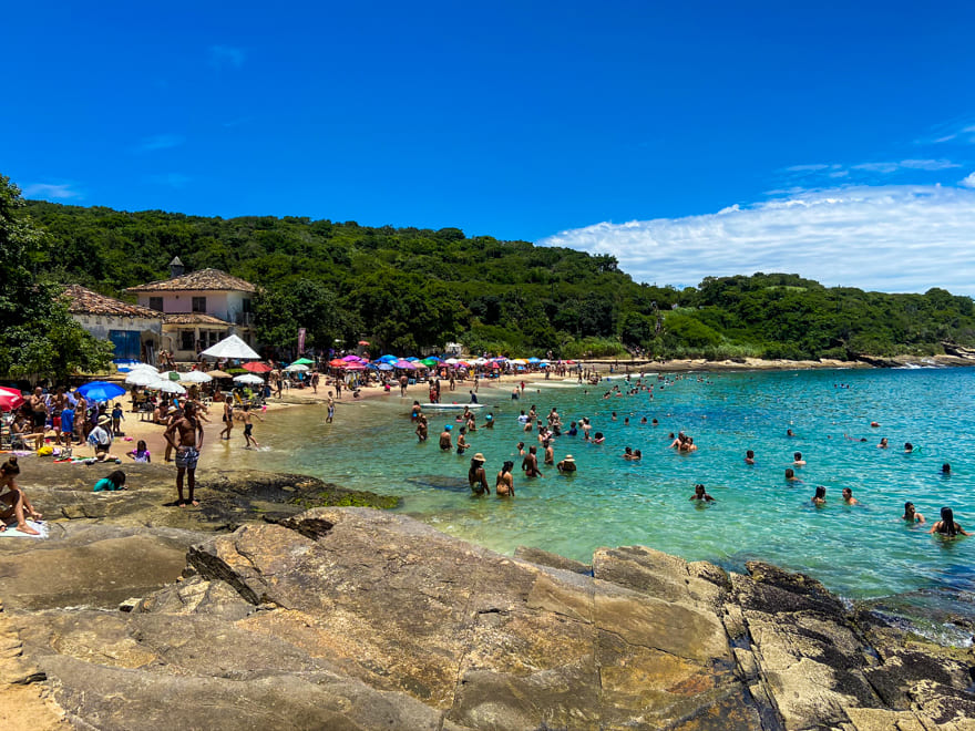1. As 5 Praias Mais Românticas de Búzios para Casais
2. Búzios para Famílias: Praias Seguras e Divertidas para Crianças
3. Guia Completo de Esportes Aquáticos nas Praias de Búzios
4. Descubra o Pôr do Sol Perfeito nas Praias de Búzios
5. Praias Selvagens e Escondidas de Búzios: Um Roteiro Alternativo