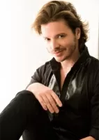 Kérastase e Tiago Parente: A Parceria que Transforma Cabelos no Brasil