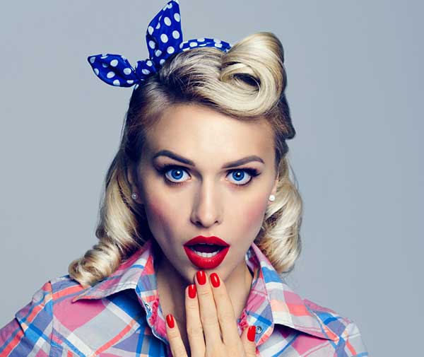 5 ideias de títulos:
1. Tutorial: Como recriar o Penteado Pin-up dos Anos 50
2. Os Segredos dos Cabelos Volumosos e Elegantes dos Anos 50
3. De Marilyn Monroe a Audrey Hepburn: Ícones de Estilo Capilar dos Anos 50
4. Ferramentas e Técnicas Essenciais para Penteados Anos 50
5. Acessórios que Definem o Visual de Cabelo Anos 50